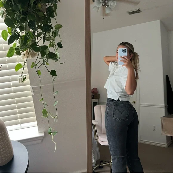 Levi’s Wedgie Straight Women’s Jeans. “Sunset Black” - Picture 2 of 9